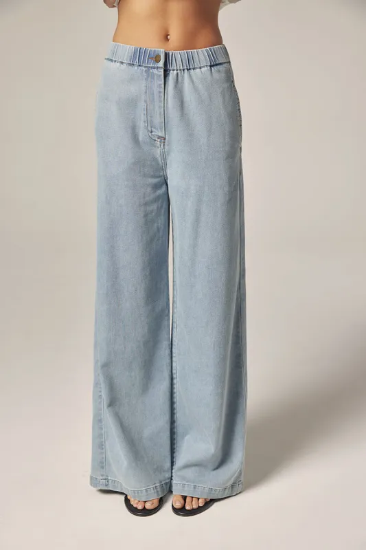 Wide leg elestic pants sold by amente