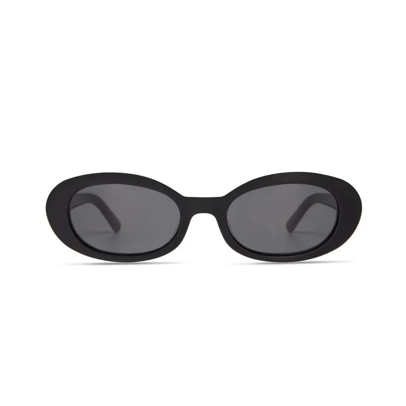 Lyric Leigh in Gloss Black made by Elisa Johnson