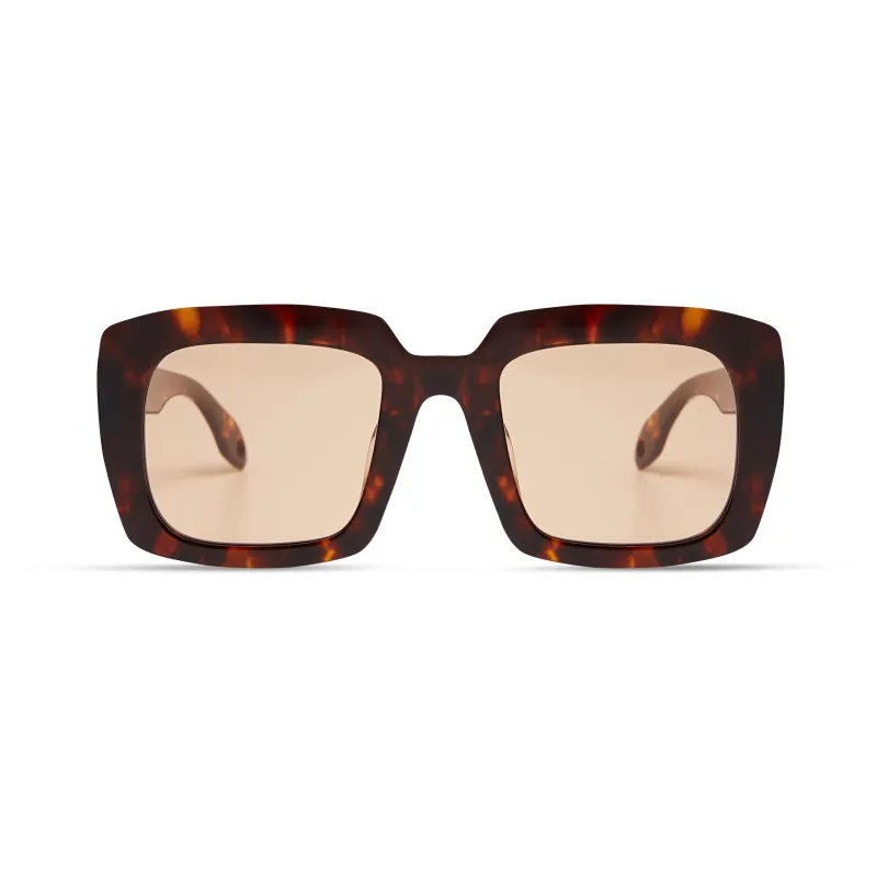 Maya in Brown Tortoise made by Elisa Johnson