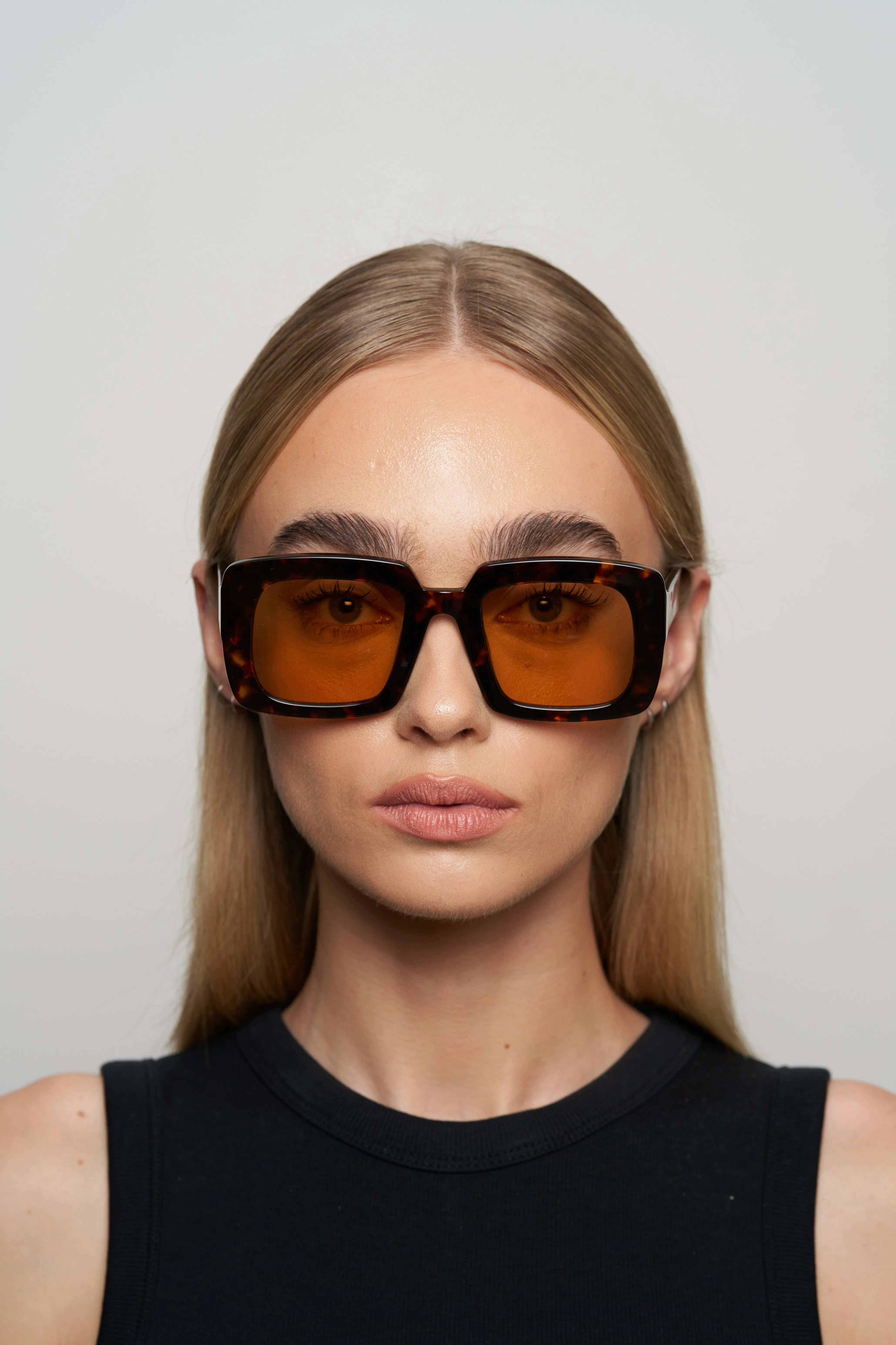 Maya in Brown Tortoise sold by Elisa Johnson product image thumbnail 3