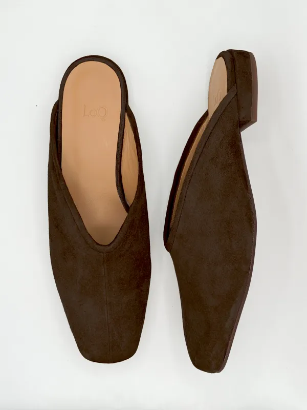 Luna in Bombon Suede made by LOQ