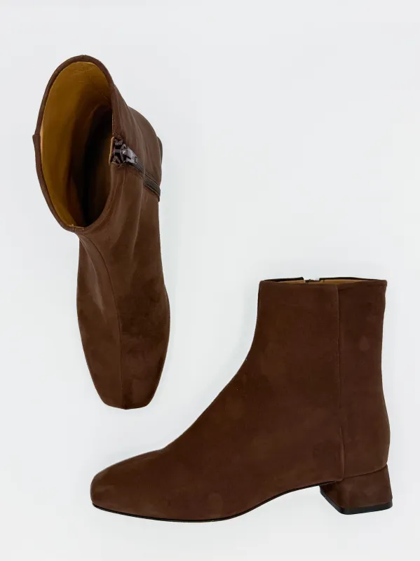 Osuna in Espresso Suede made by LOQ