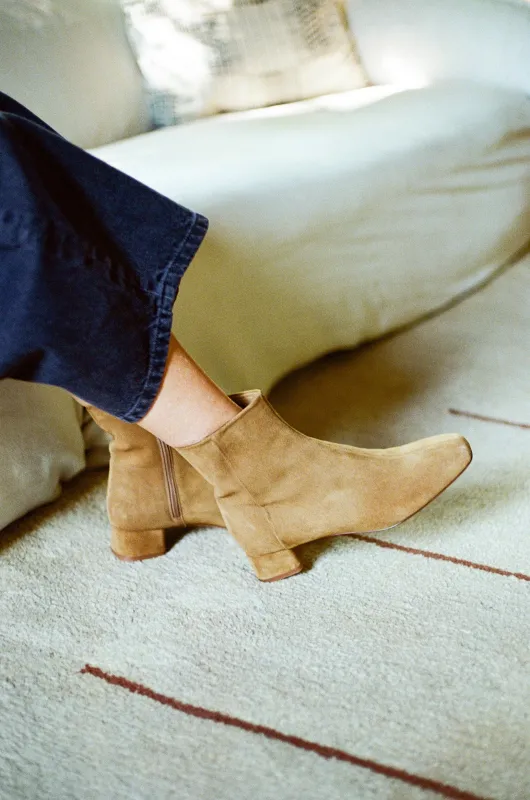 Osuna in Cumin Suede made by LOQ