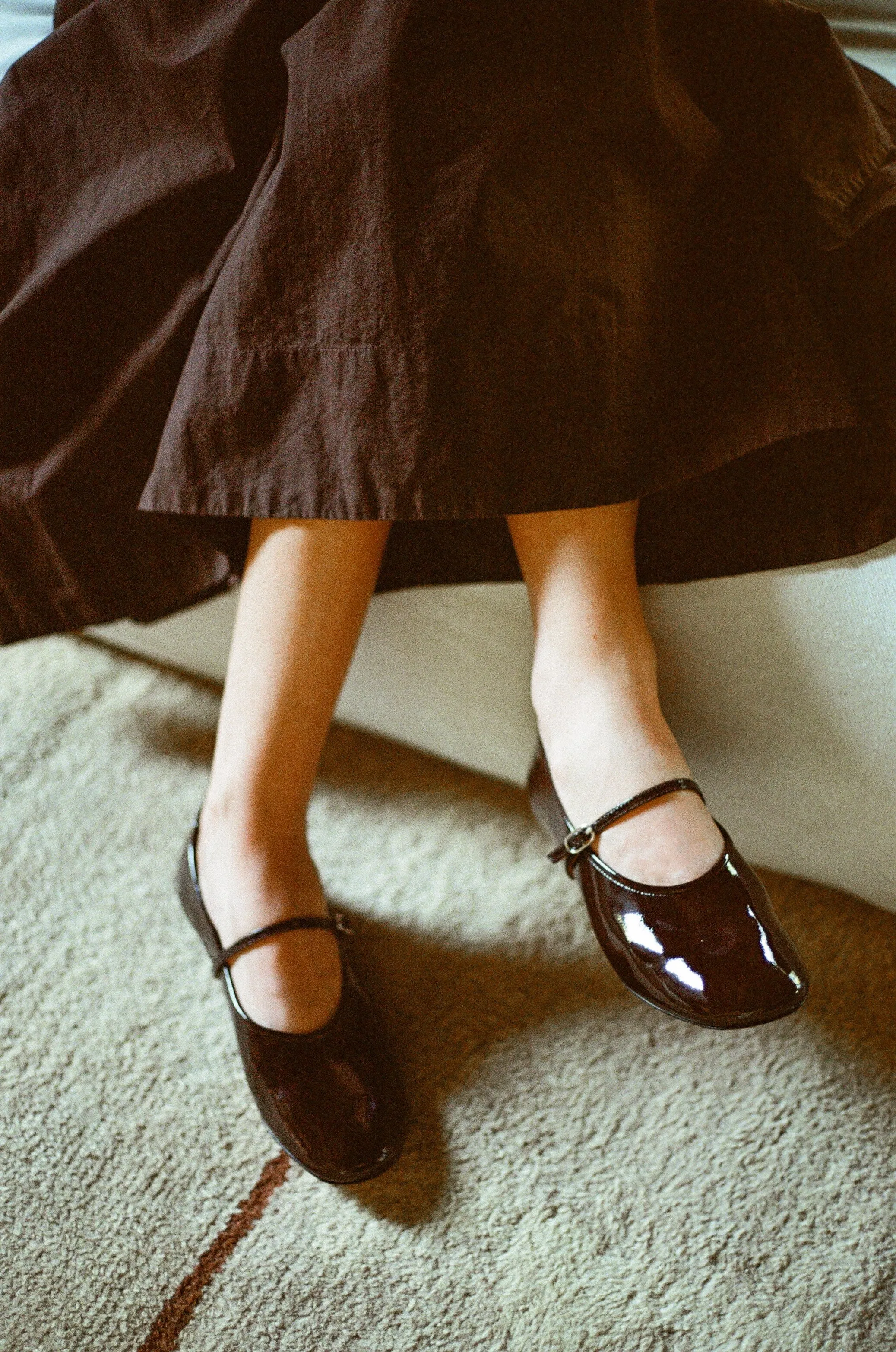 Daria in Grafito Patent sold by LOQ product image thumbnail 2