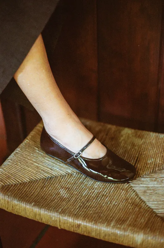 Daria in Grafito Patent sold by LOQ