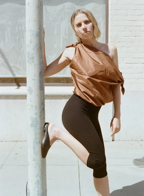 Luna in Black sold by LOQ