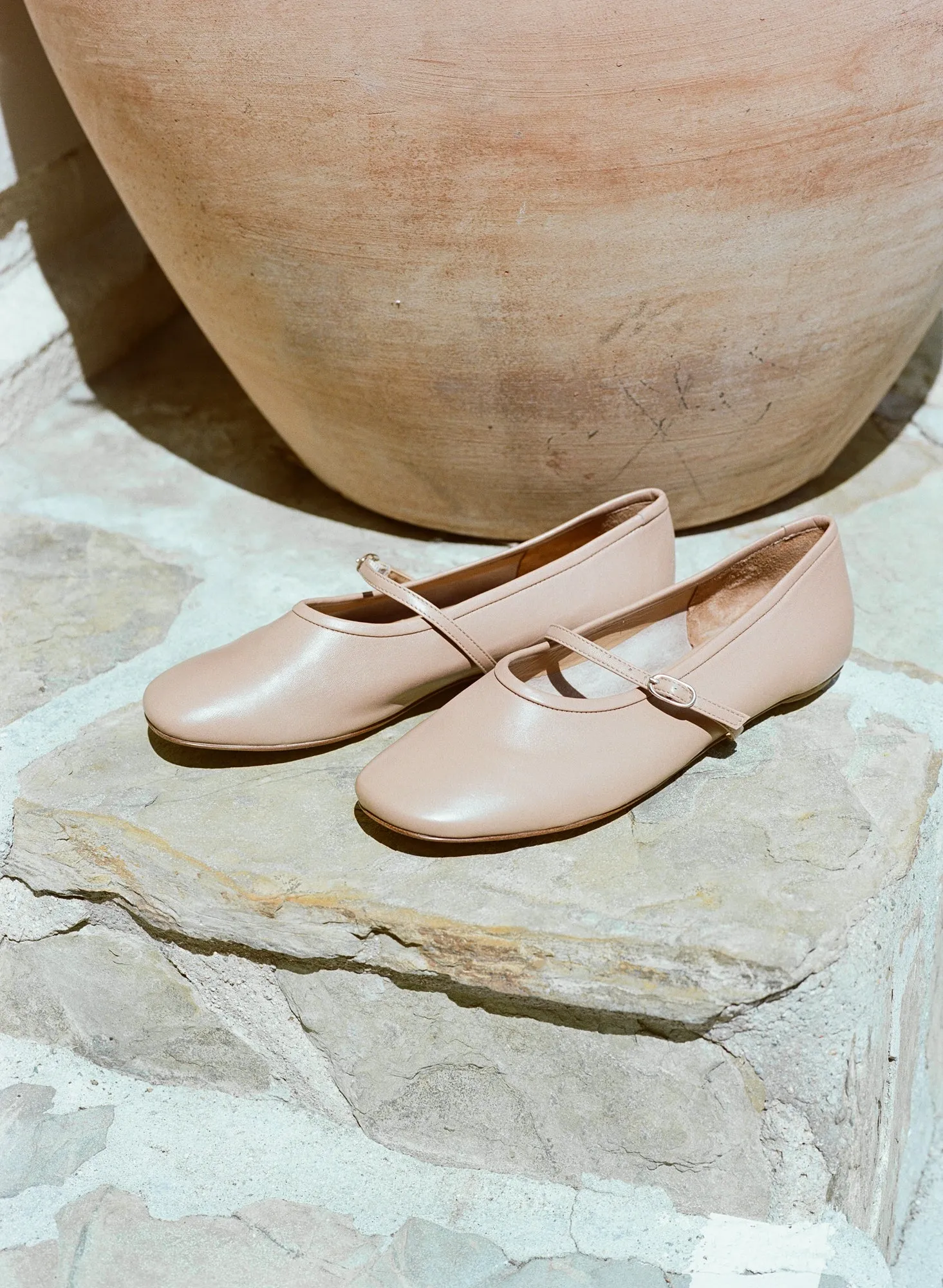 Daria in Taupe sold by LOQ product image thumbnail 2