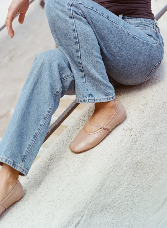 Daria in Taupe made by LOQ