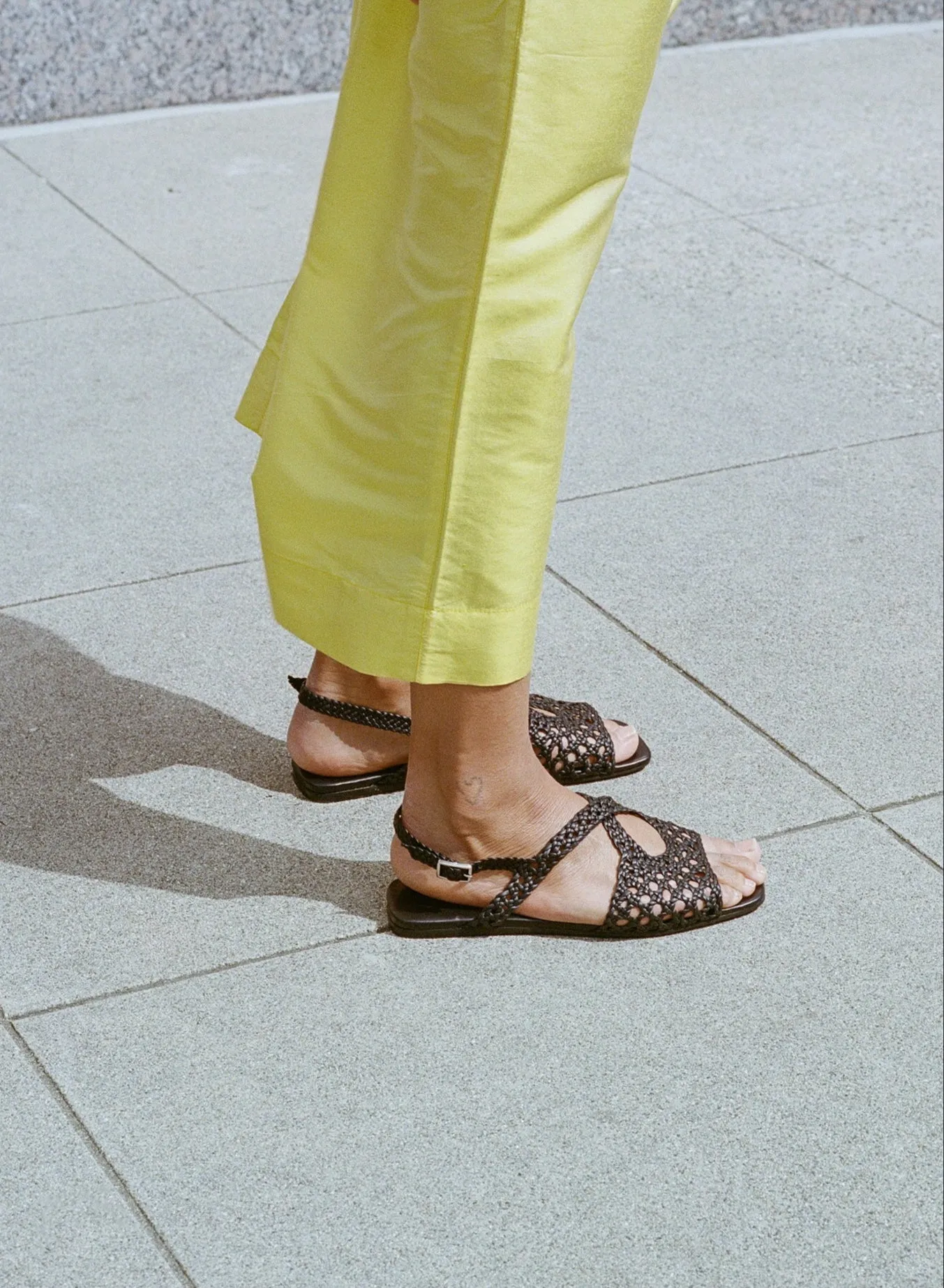 Mira in Black sold by LOQ product image thumbnail 5