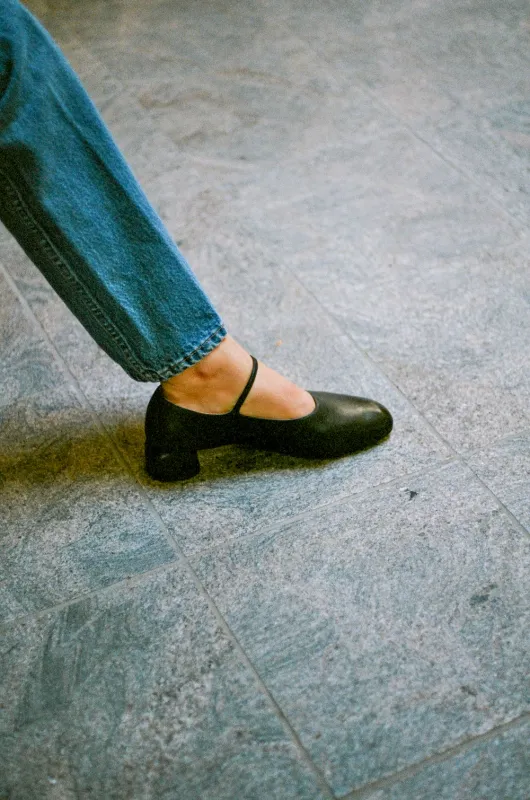 Ema in Black made by LOQ