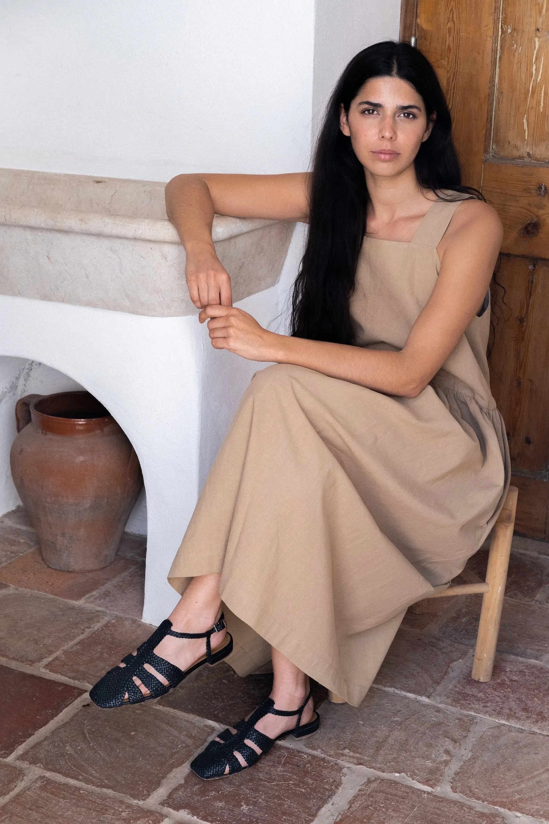 Arlo in Black sold by LOQ product image thumbnail 3