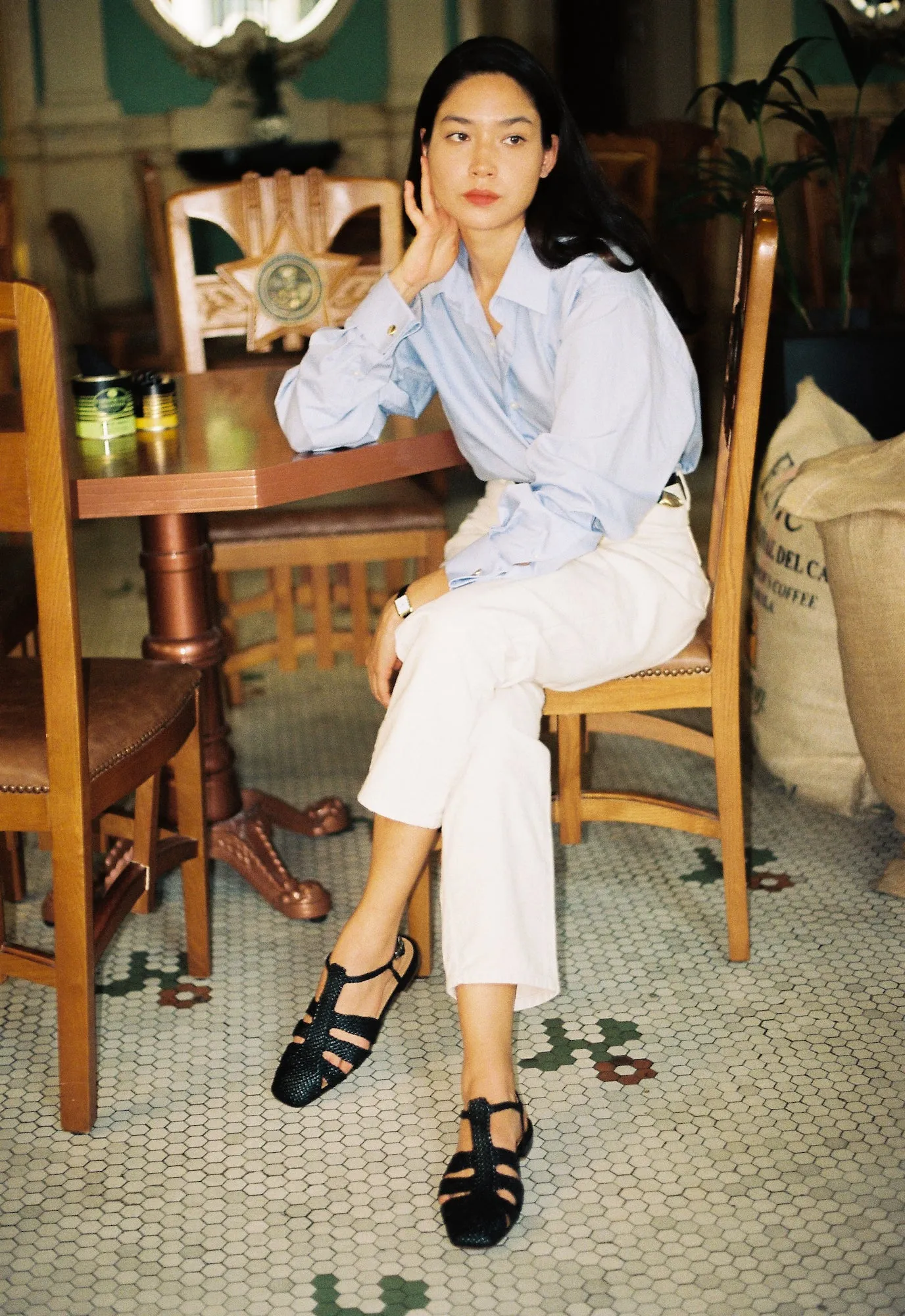 Arlo in Black sold by LOQ product image thumbnail 4