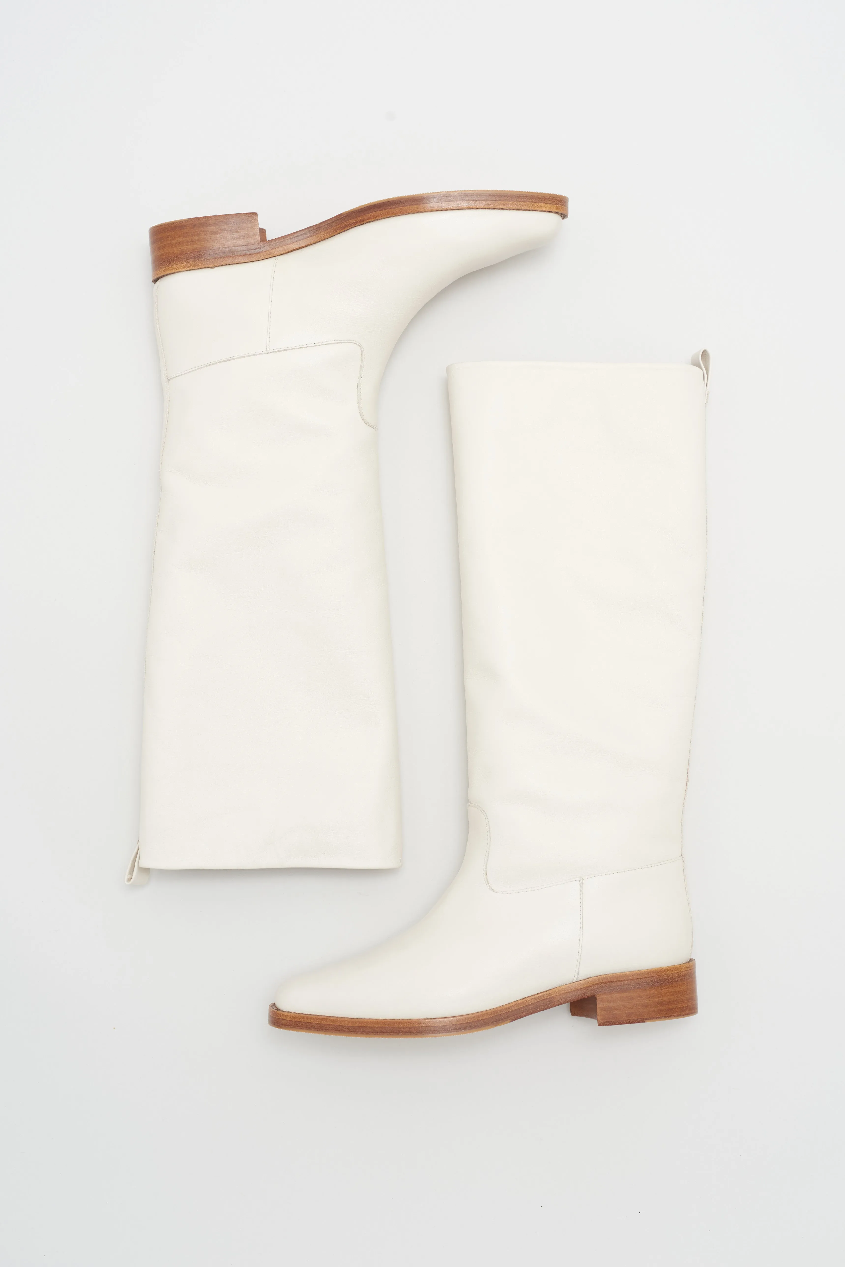 Leon in Sand sold by LOQ product image thumbnail 2