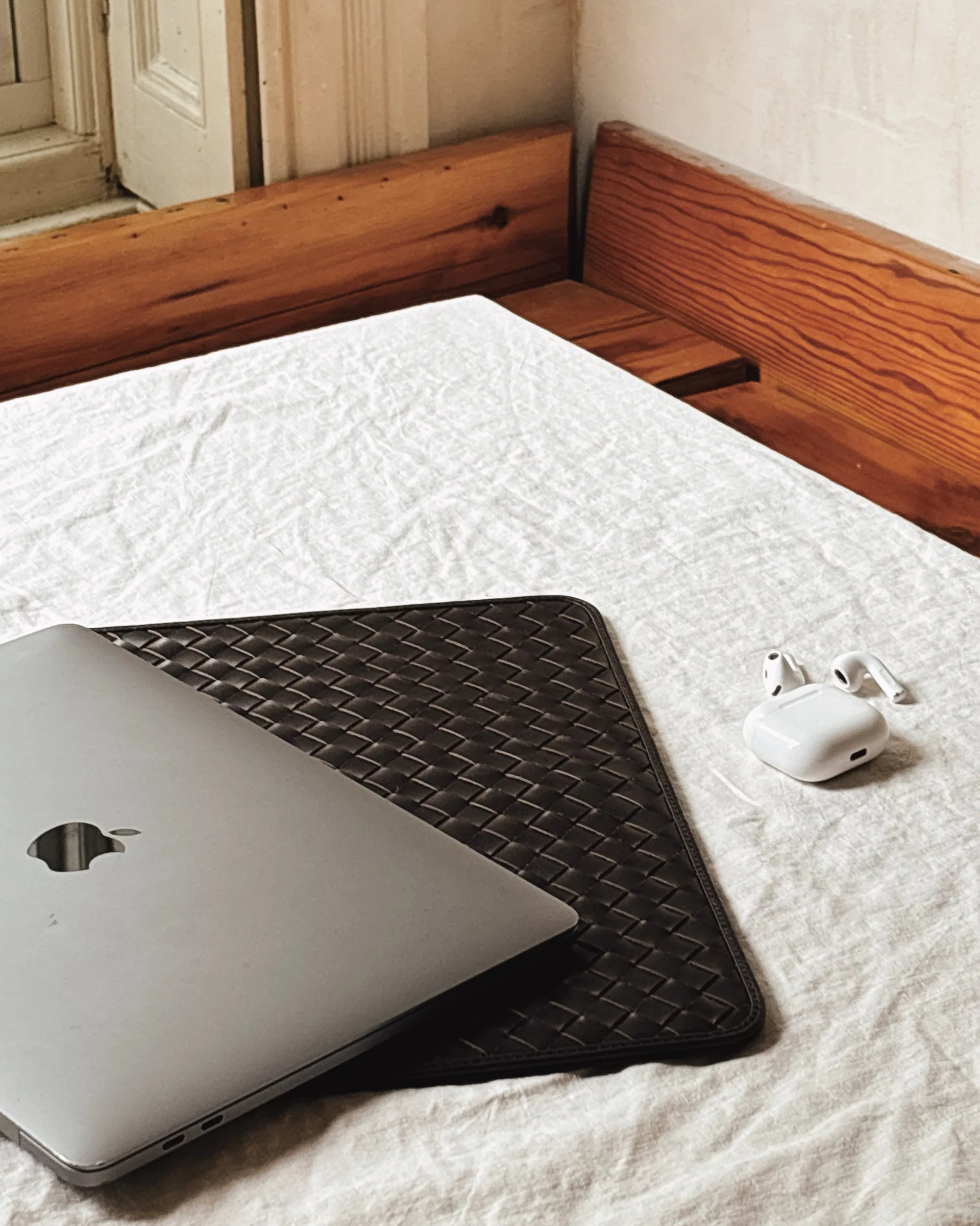 Lia Laptop Case - Carré Weave sold by Bembien product image thumbnail 2