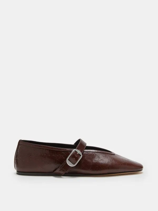 Stella Slipper / Brown Leather sold by Le Monde Beryl