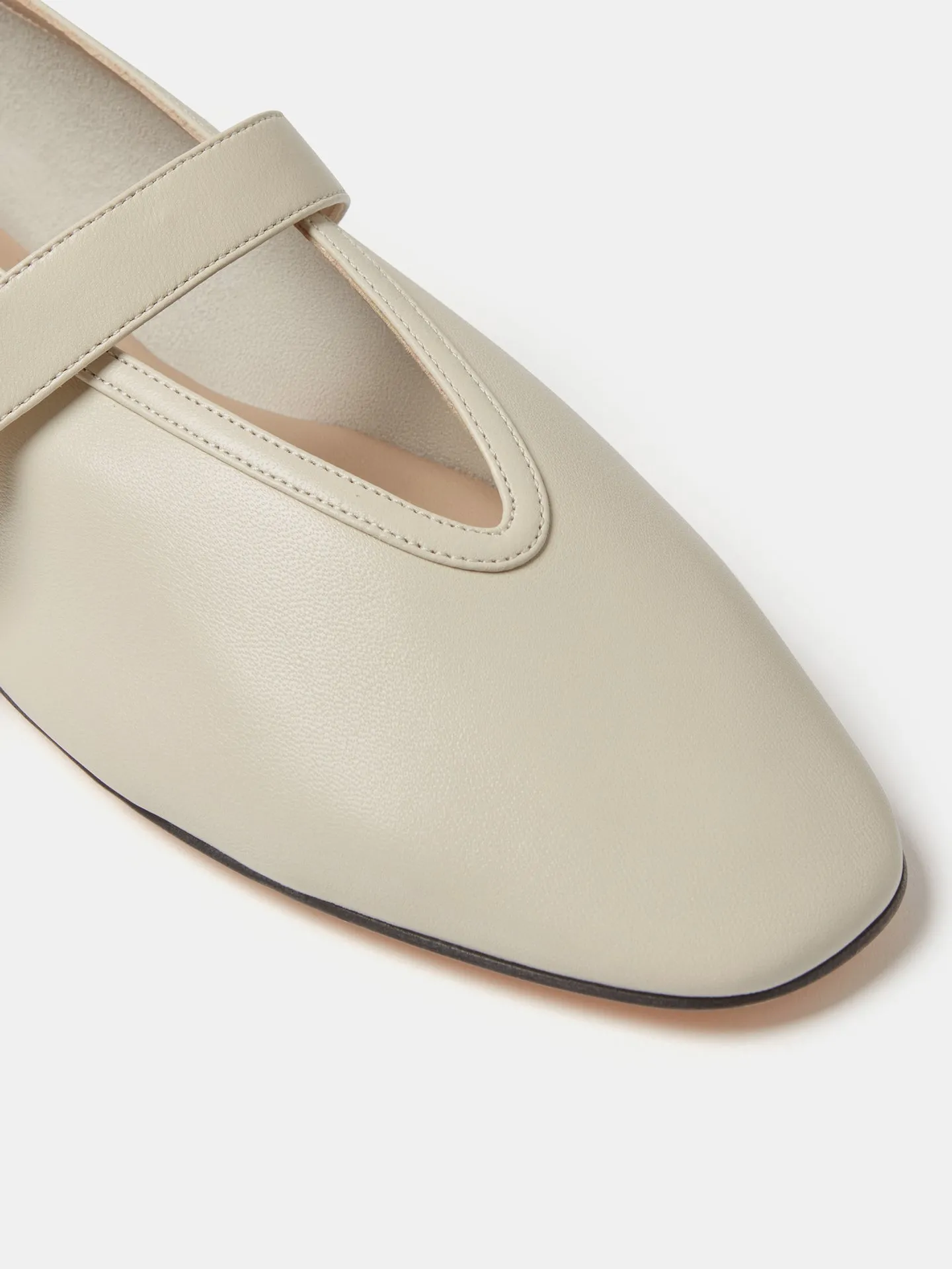 Stella Slipper / Ecru Leather sold by Le Monde Beryl product image thumbnail 5