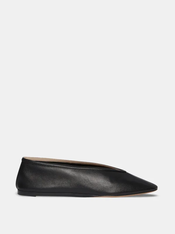Luna Slipper / Black Leather sold by Le Monde Beryl