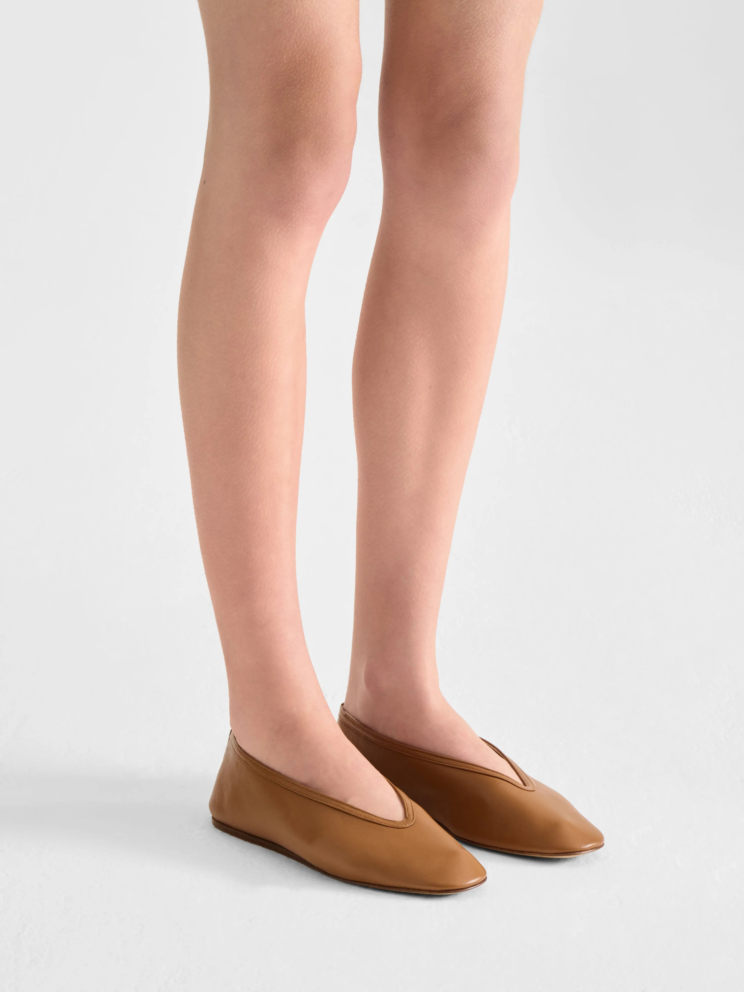 Luna Slipper / Camel Leather sold by Le Monde Beryl product image thumbnail 5