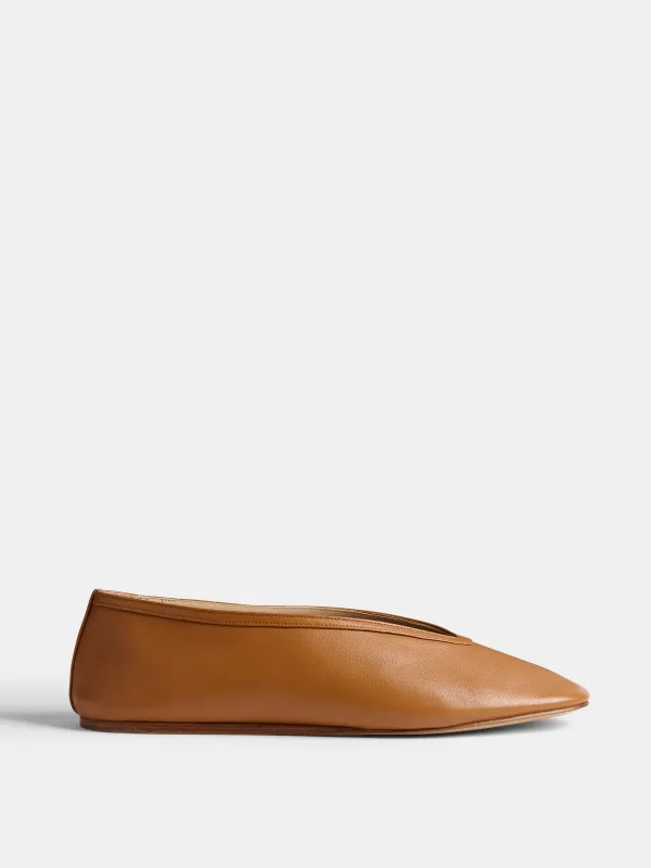 Luna Slipper / Camel Leather sold by Le Monde Beryl
