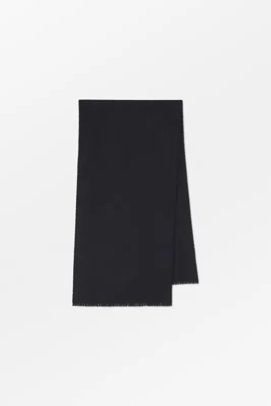 Nadine scarf - Black made by Skall Studio
