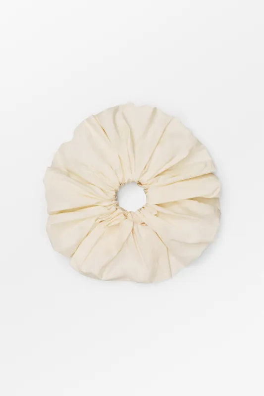 Big scrunchie - Ivory made by Skall Studio