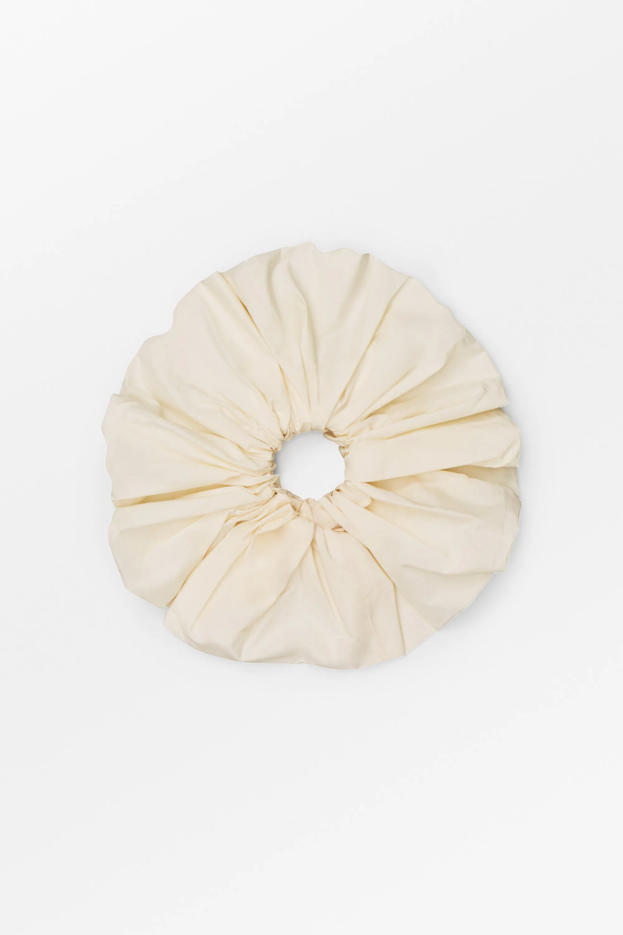 Big scrunchie - Ivory sold by Skall Studio