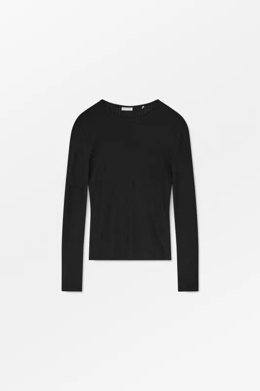 Liv blouse - Black made by Skall Studio