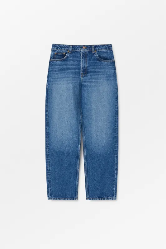 Allison cropped jeans - Vintage washed blue sold by Skall Studio