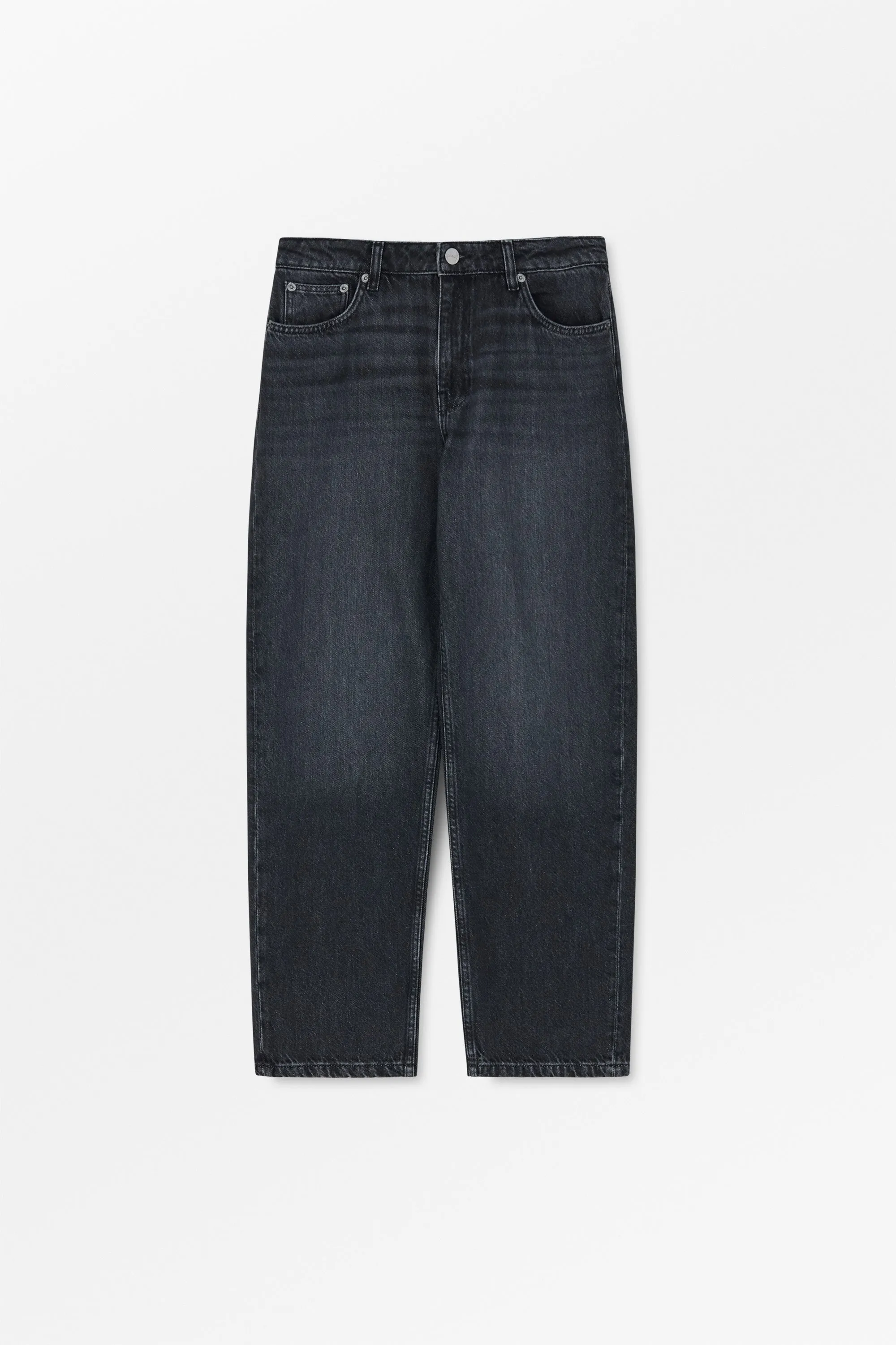 Allison cropped jeans - Vintage washed black sold by Skall Studio