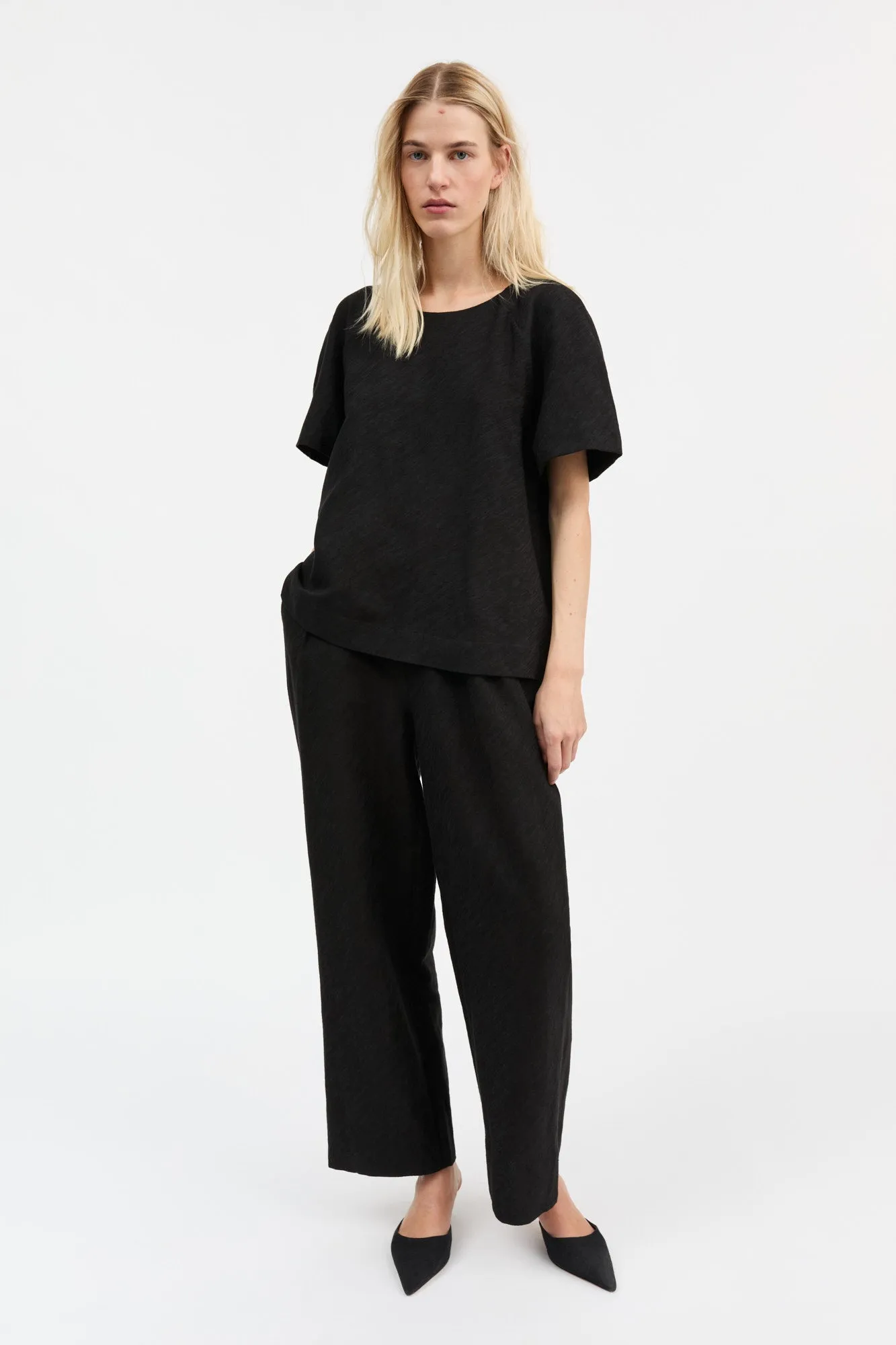Nila tee - Black sold by Skall Studio product image thumbnail 3