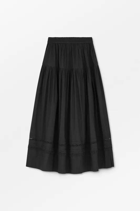 Leaf skirt - Black made by Skall Studio