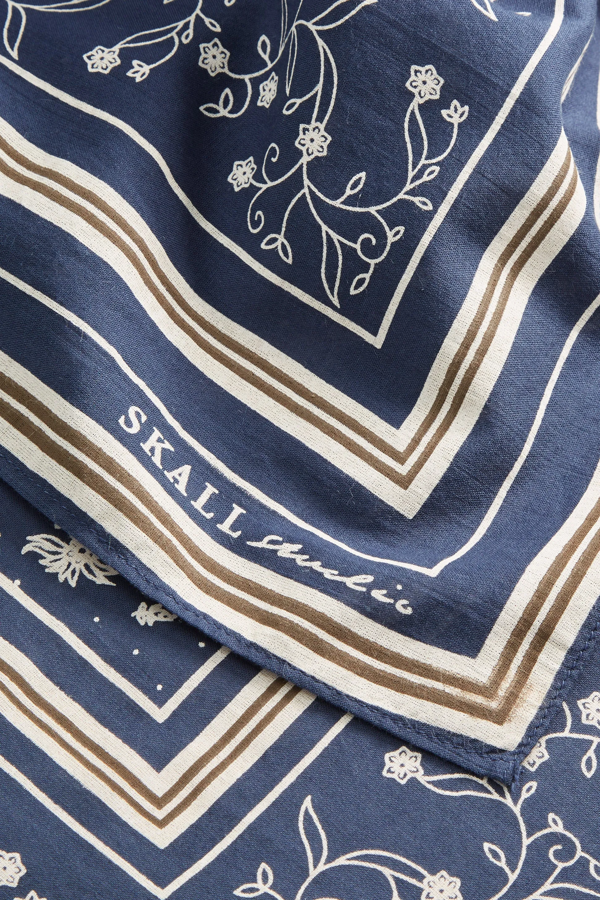 Skall classic scarf 90x90 - Dark navy sold by Skall Studio product image thumbnail 3