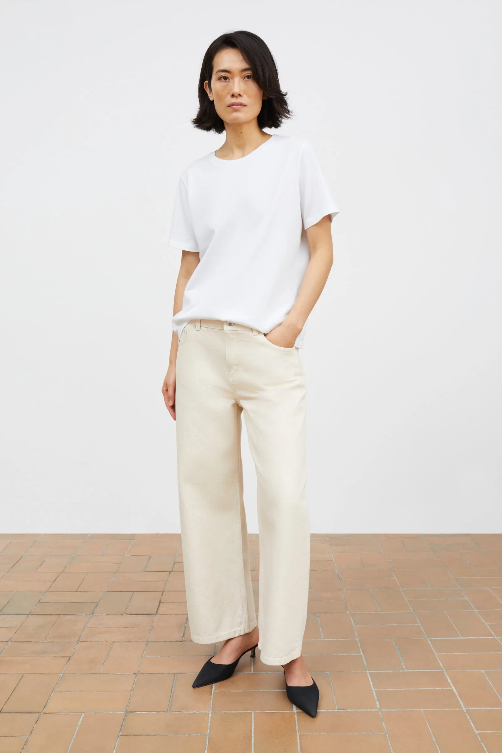 Taylor cropped jeans - Ecru sold by Skall Studio product image thumbnail 2