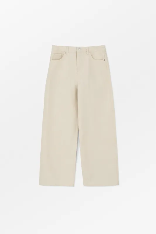 Taylor cropped jeans - Ecru sold by Skall Studio