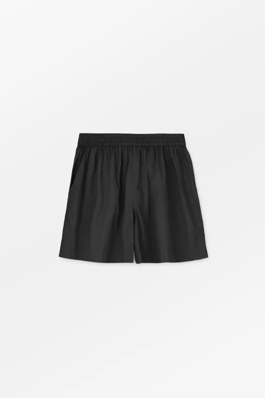 Edgar shorts - Black made by Skall Studio
