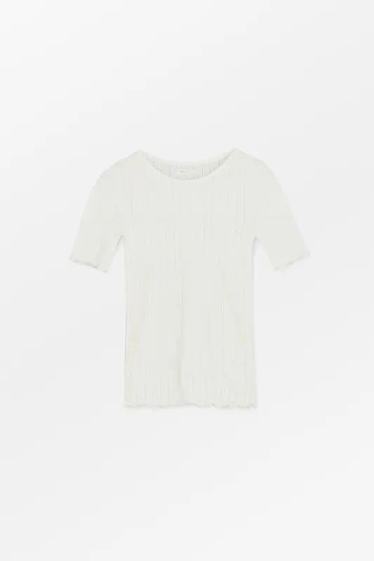 Edie tee - Off white made by Skall Studio