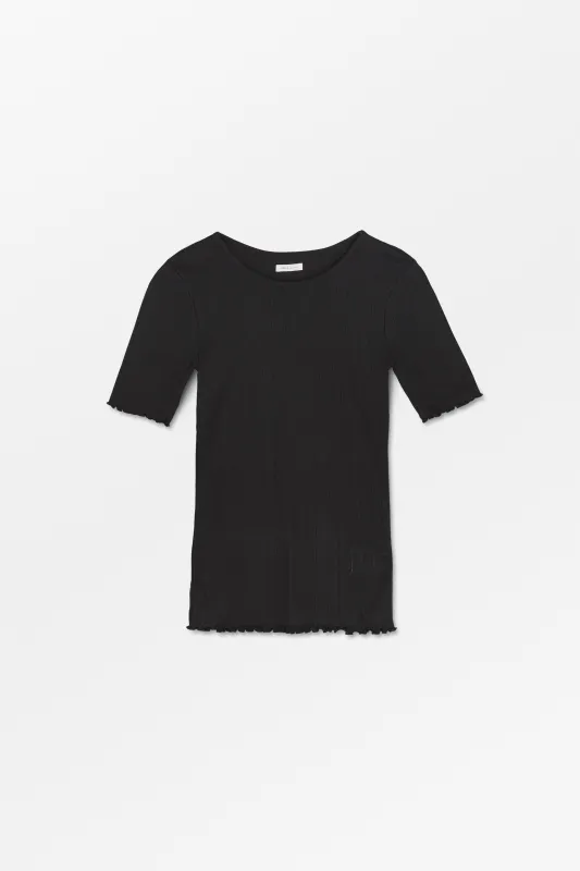 Edie tee - Black made by Skall Studio