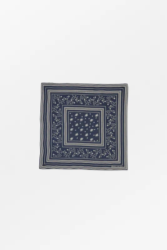 Skall classic scarf 55x55 - Dark navy/Light cream made by Skall Studio