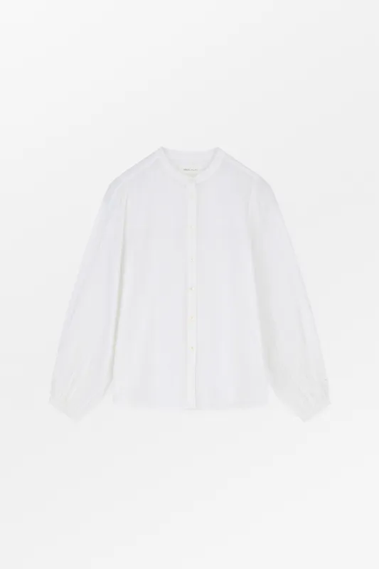 Vita shirt - Optic white made by Skall Studio