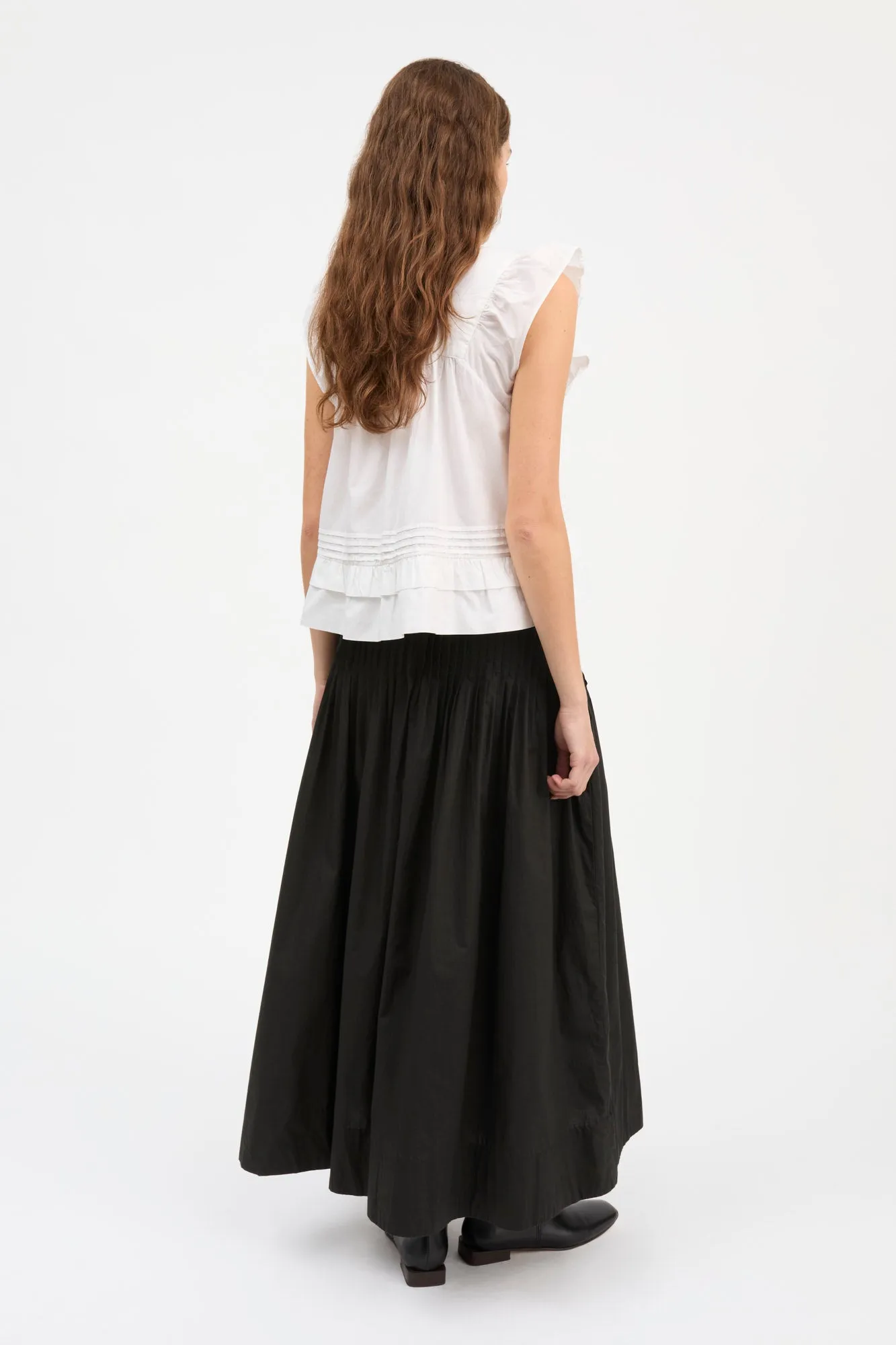 Pavlova skirt - Black sold by Skall Studio product image thumbnail 4