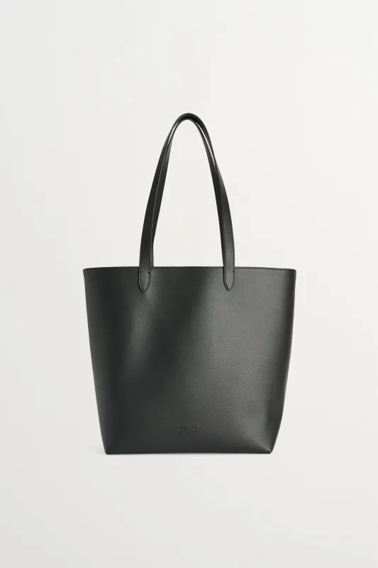Medium city tote - Black made by Skall Studio