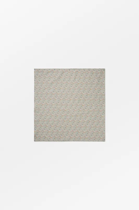 Hope scarf - Flower field made by Skall Studio