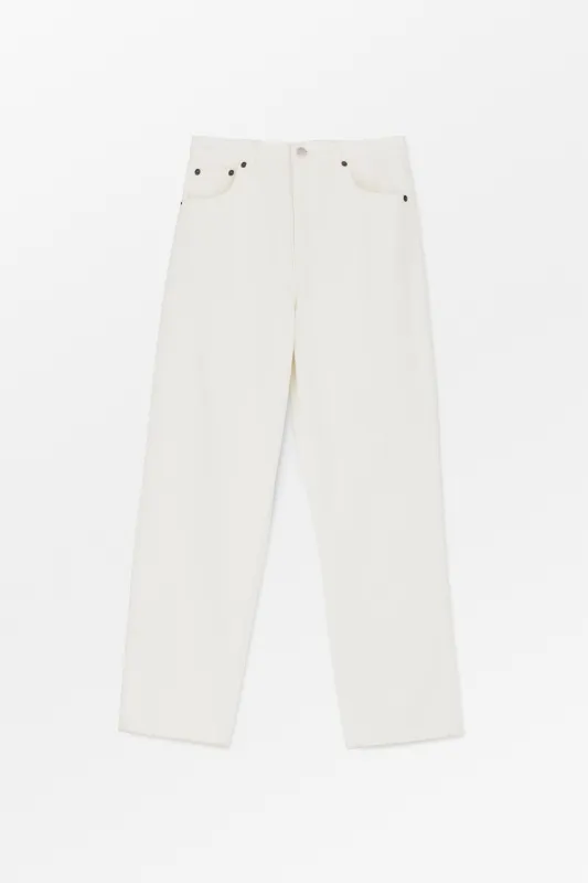 Allison cropped jeans - Off white sold by Skall Studio