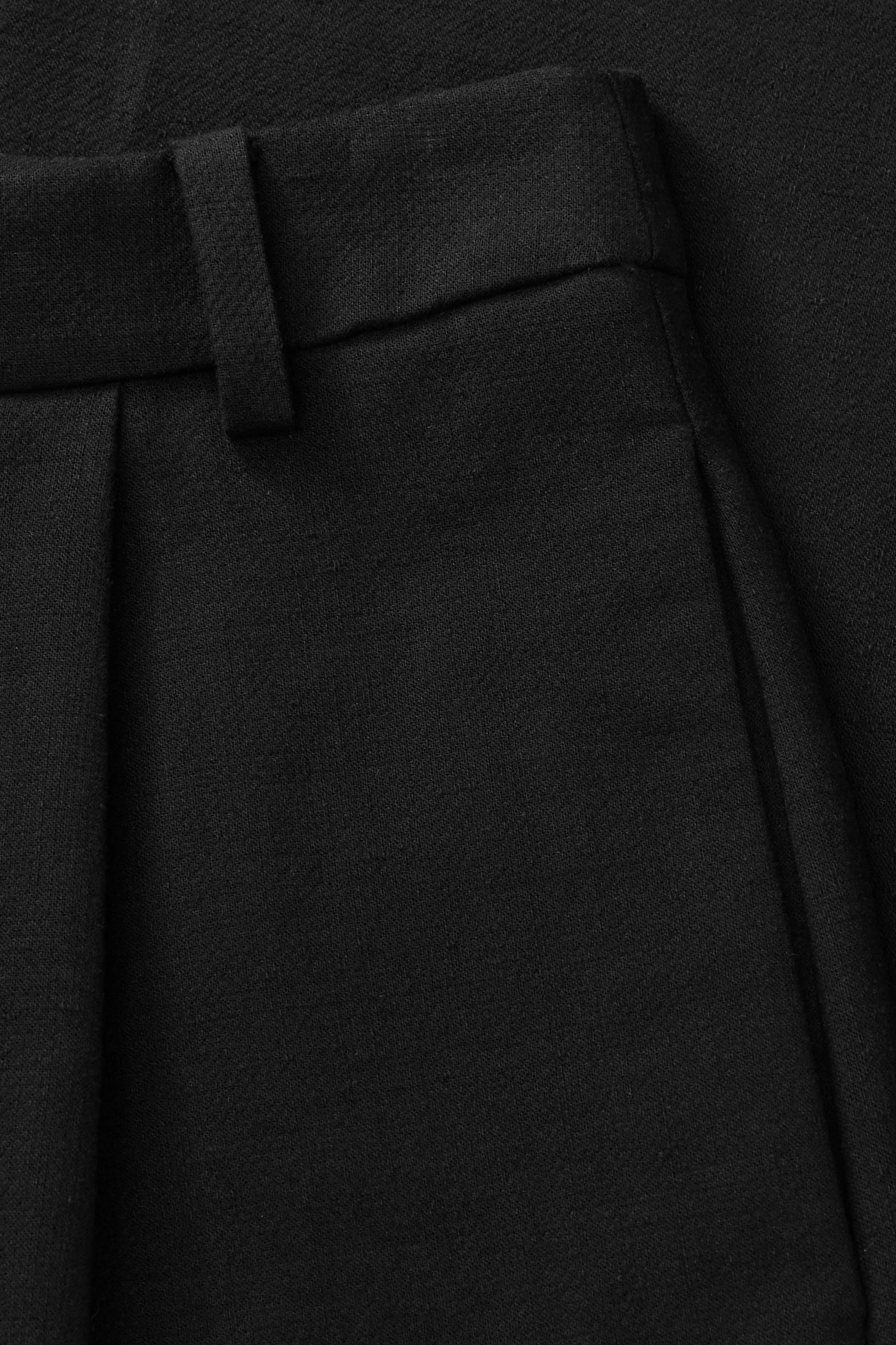 James skirt - Black sold by Skall Studio product image thumbnail 5