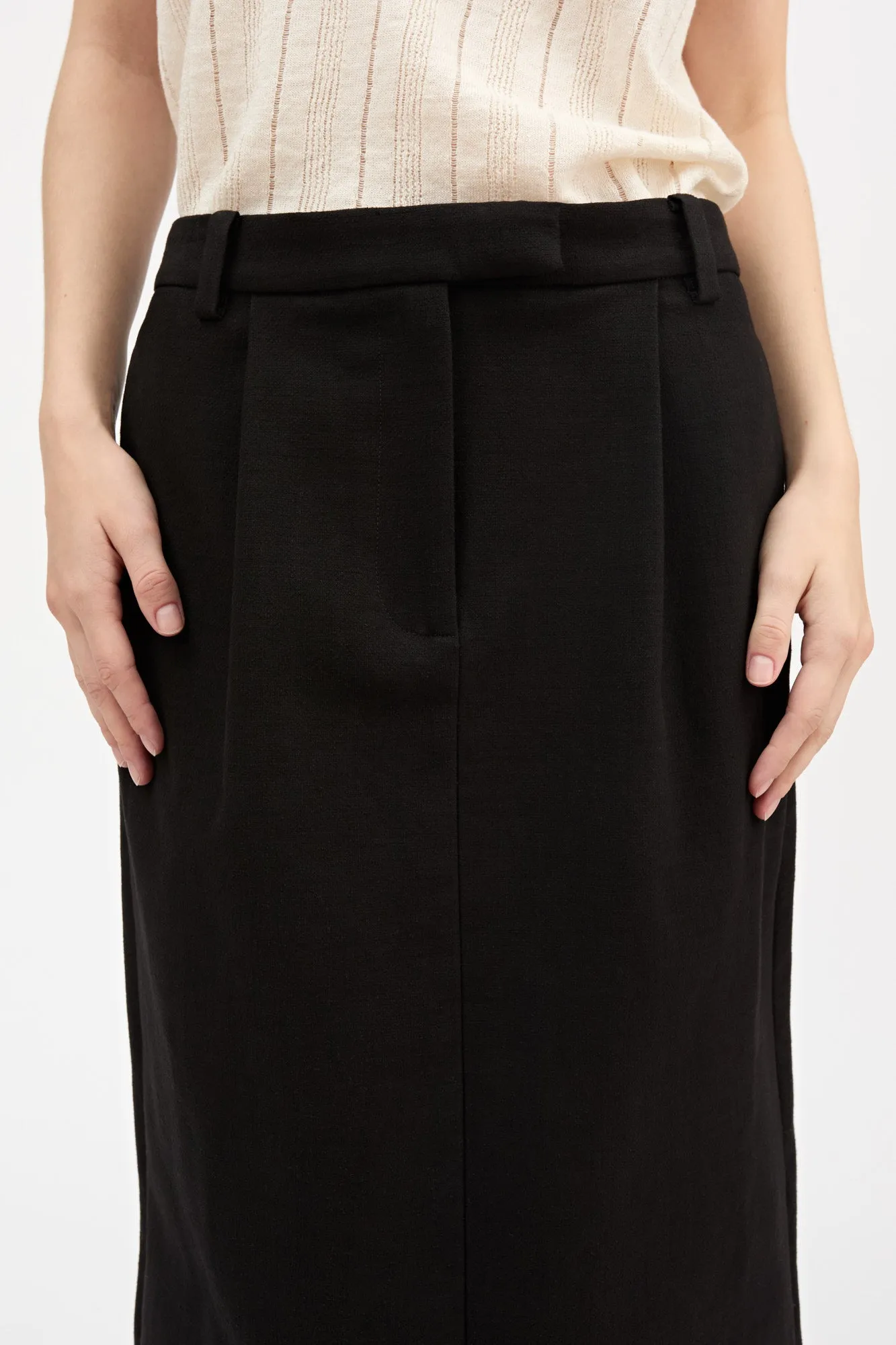 James skirt - Black sold by Skall Studio product image thumbnail 3