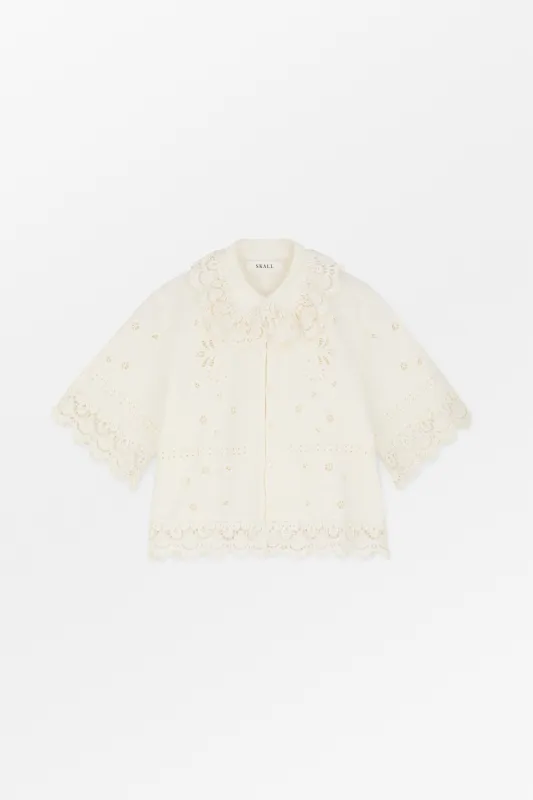 Talia shirt - Antique white made by Skall Studio