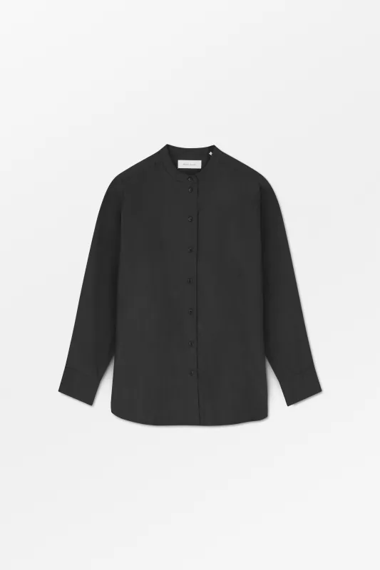 Leanne shirt - Black made by Skall Studio