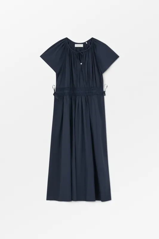 Amira dress - Dark navy made by Skall Studio