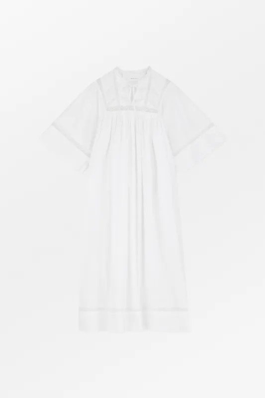Magnolia dress - Optic white made by Skall Studio