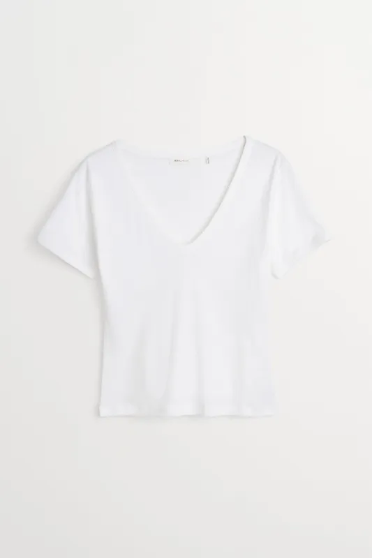 Seventies v-neck tee - Optic white made by Skall Studio